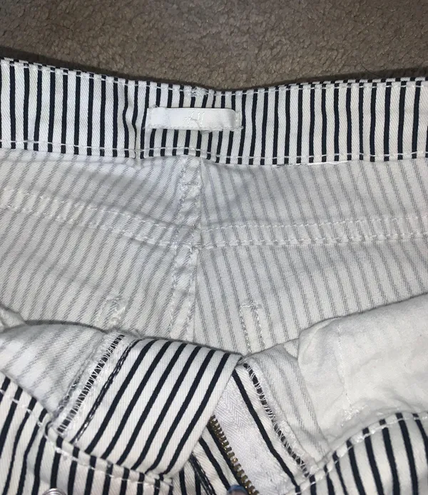 H&M black and white striped shorts - Image 4