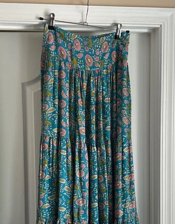 Natural Life Chic Floral Skirt in Blue and Pink Worn Once Small - Image 8