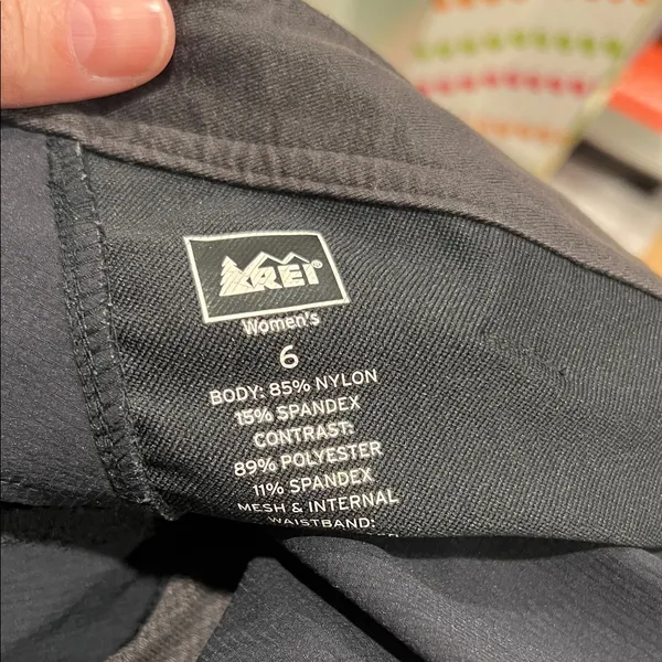 REI Women's Black Athletic Shorts size 6‎ 9” - Image 5