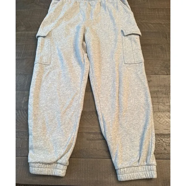 Universal Thread Women's Light Gray Sweatpants Size Medium - Image 3