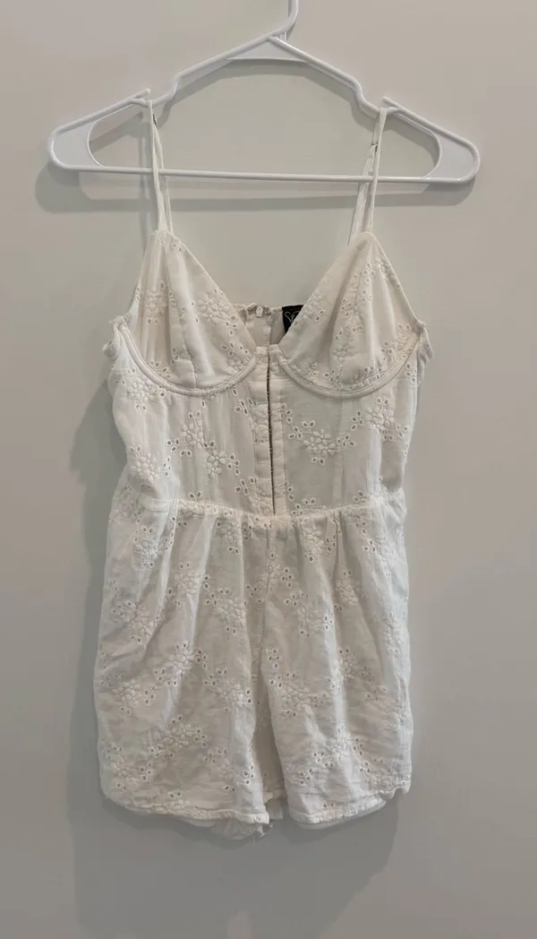 Windsor White Windsor eyelet lace romper - Image 3