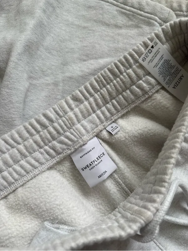 Aritzia Wide-Leg Boyfriend Sweatpants in Light Gray (Size Small) - Image 4