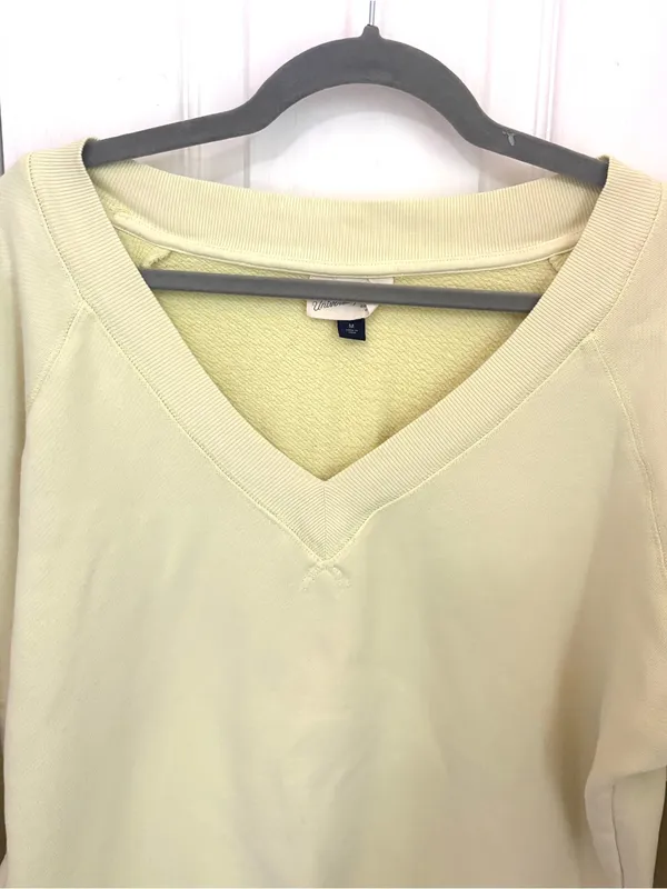 Universal Threads Boxy V-Neck Pullover Sweatshirt - Image 4