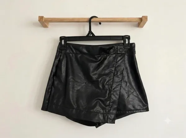 REWASH Black Faux Leather Women’s Shorts XS - Image 3