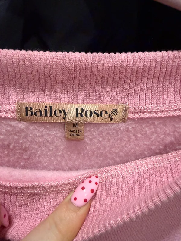 Boutique brand pink crewneck!! - Image 3