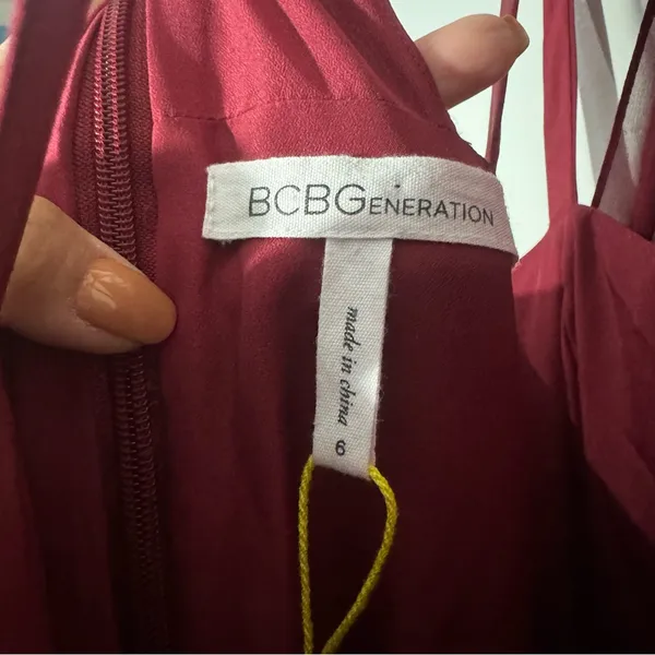 BCBGeneration Burgundy Pleated Maxi Dress Size 6‎ Old Money Goddess Romantic - Image 8