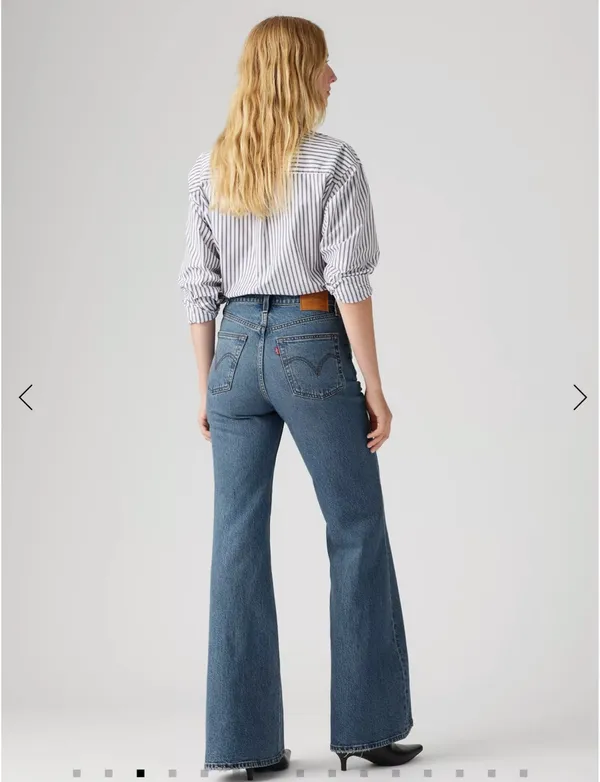 Levi’s Ribcage Bell Jeans Medium Wash  - Image 3