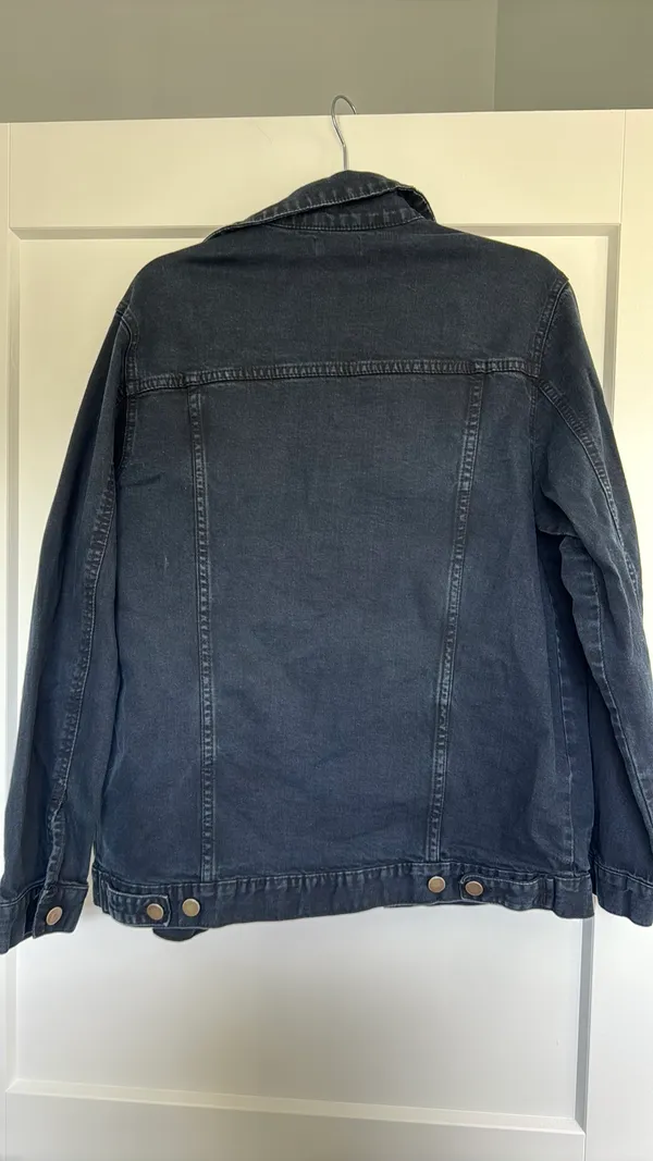 Pretty Little Thing Washed Denim Black Jacket - Image 2