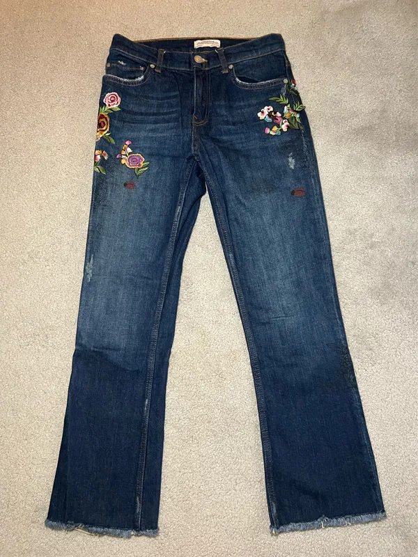 Zara Bookcut Jeans with Embroidery Size 2 - Image 2