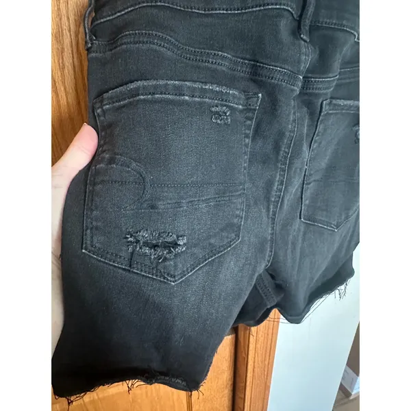 American Eagle Black Distressed High Waisted Button Fly Denim Shorts Womens 12 - Image 5