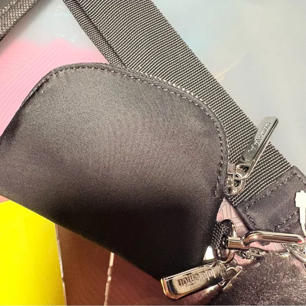 lululemon Dual Pouch Wristlet Plush Fleece in Black. NWT Authentic. - Image 3