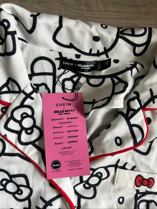 Hello Kitty White Pajama Set with Black Print and Pink Piping - Image 6