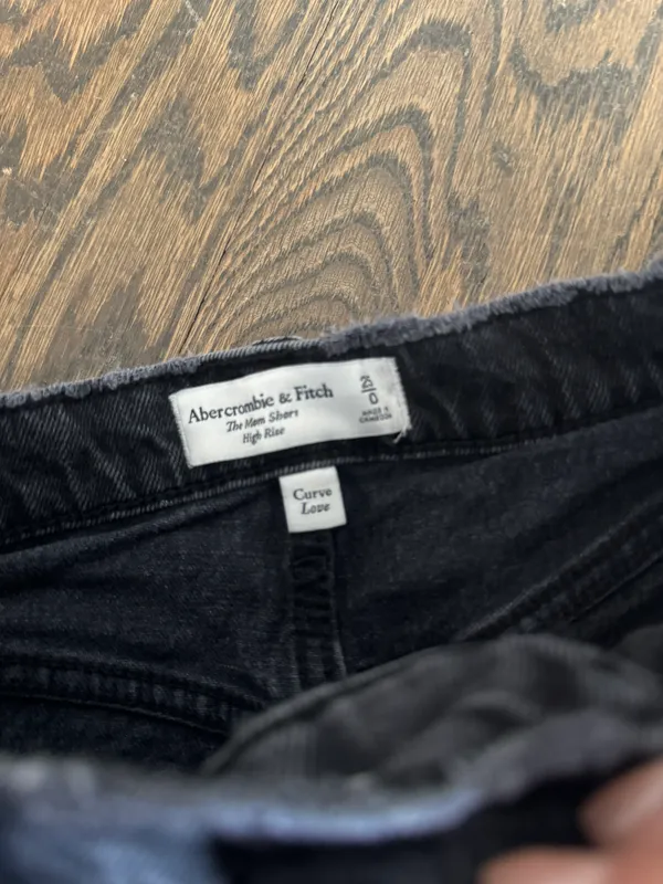 Abercrombie and fitch black Curve Love High Rise waisted Mom Shorts - Image 4