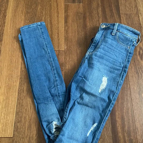 Hollister ripped jeggings - Image 4