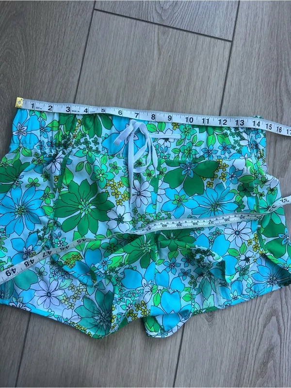 HURLEY AQUAS WILD BLOOM 2.5” BOARDSHORTS Women’s Floral Swim Short - Green Multi - Image 9