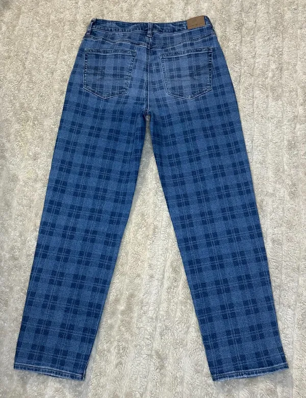 American Eagle Mom Straight medium-dark plaid/check stretch denim jeans Size 6 - Image 6