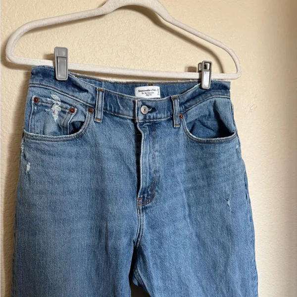 A&F High Rise 90s Relaxed Jeans Size 29/8 Regular Mid Blue‎ Wash - Image 3