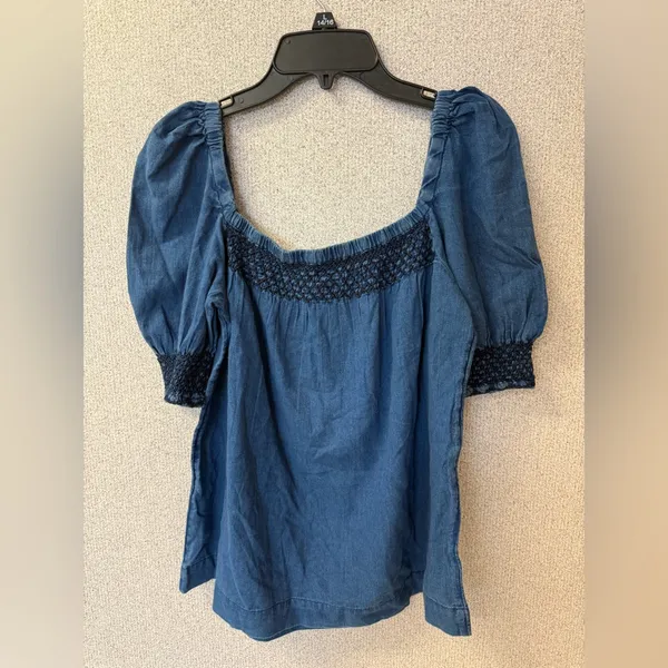 Faherty Women Size XS Presley Embroidered Detail Cotton Chambray Top‎ - Image 3