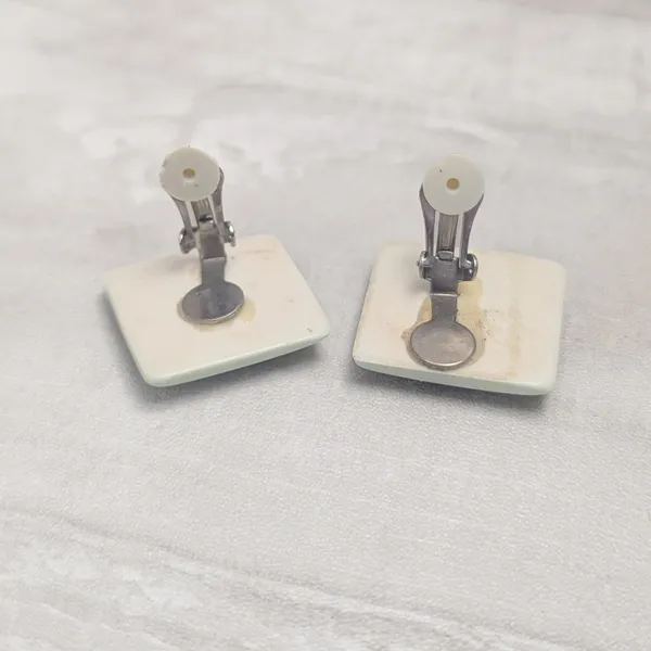 Vintage Clip On Earrings Light Pastel Green Large Retro Square Shape - Image 4