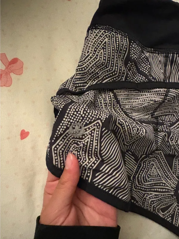 Lululemon Speed Up Shorts 2.5" - Image 4