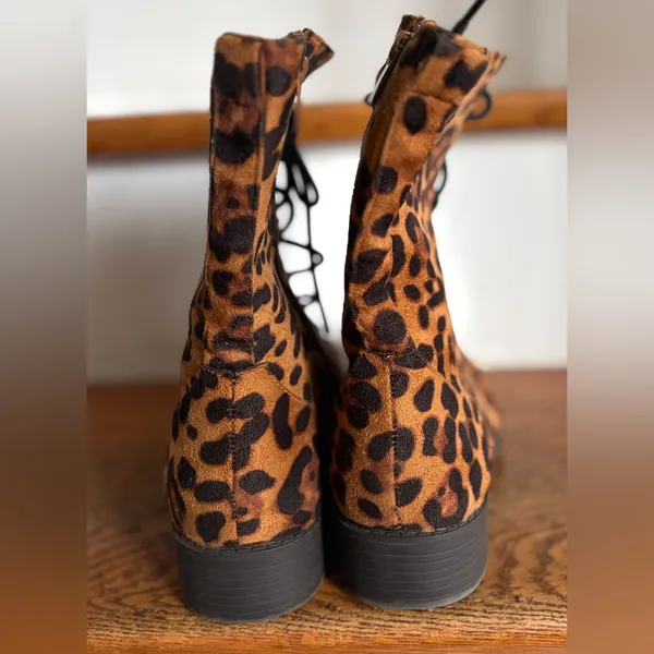 Forever Link Leopard Lace-Up‎ Boots Size 7.5 EUC - Image 4