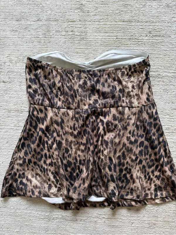Leopard Print Strapless Peplum Top - Image 4