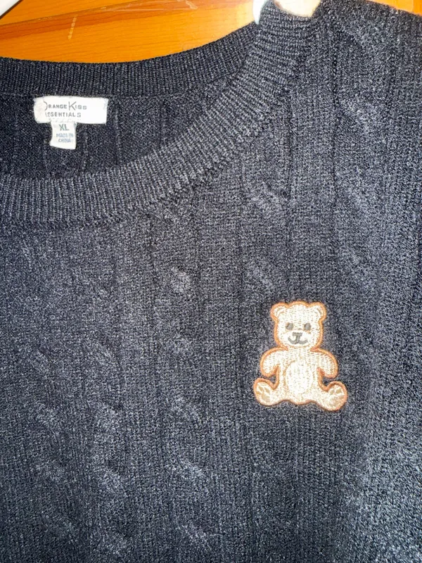 Orange kiss essentials xl cable knit cropped black sweater - Image 3