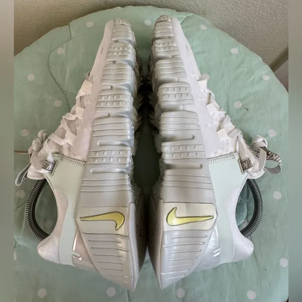 NWT Nike Free Metcon 5 Premium Women’s size 9 - Image 4