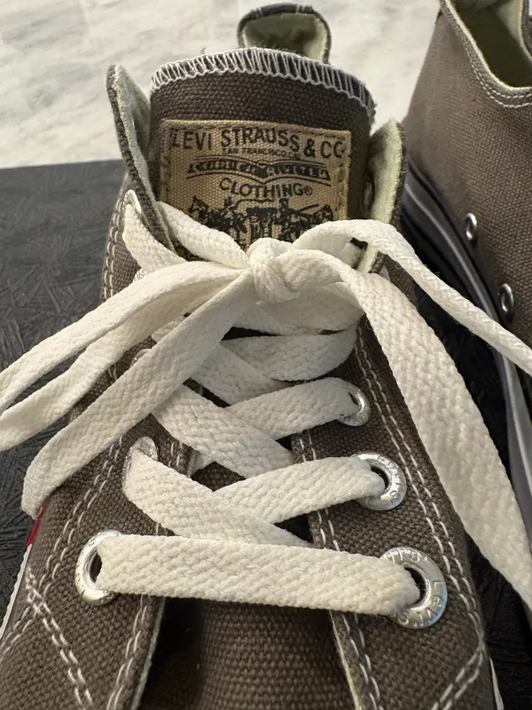 Levis Womens Sneakers Size 81/2 Gray - Image 2