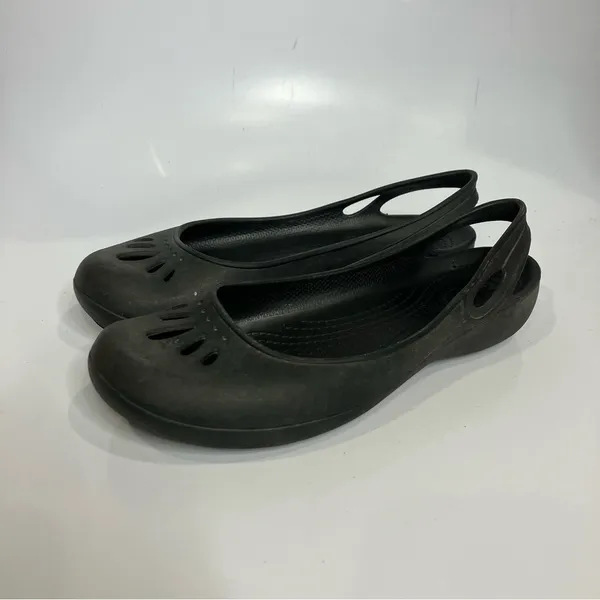 Black Crocs sling back shoes‎ size 7 - Image 3