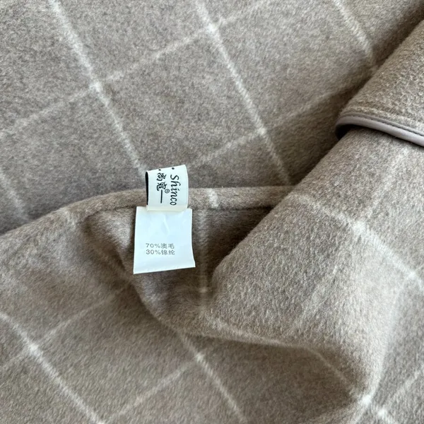 Checked Oversized Wool Coat With Drop Shoulders and Cocoon Silhouette - Image 5