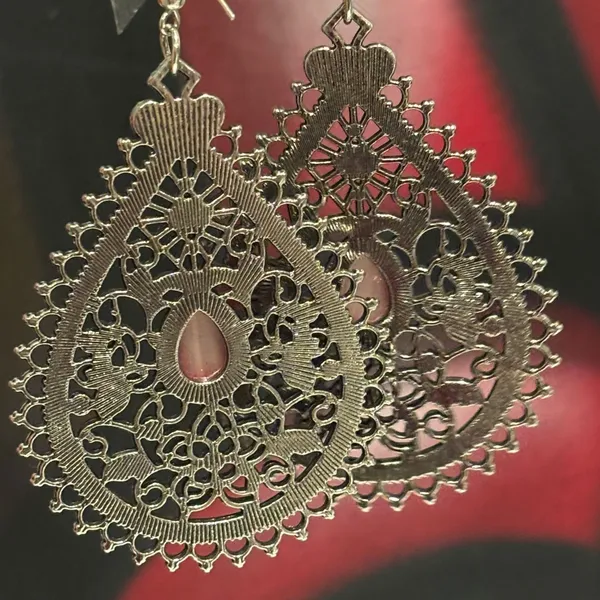 Paparazzi Eden Glow Red Cat's Eye Silver Filigree Teardrop Earrings - Image 4