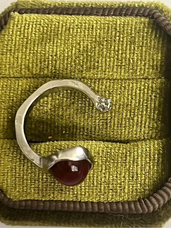 Cat Eye Design Gorgeous Red Gemstone Stainless Steel Silver Open Band Size 6 - Image 3