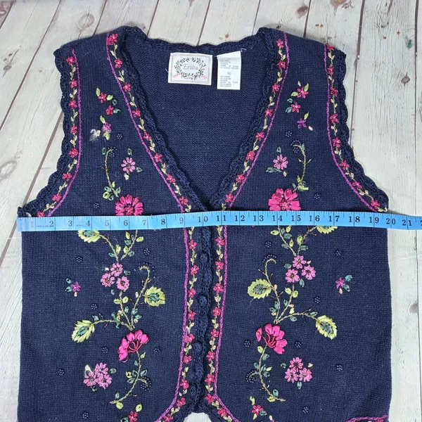 Erika‎ Vintage Navy Blue Embroidered Floral Ribbon Beaded Knit Vest Medium - Image 9
