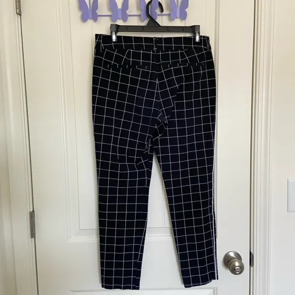 NWOT | Old Navy women’s checkered‎ pixie ankle length pants — size 4 - Image 6