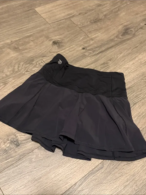 lululemon athletica black flared skater athletic skort - Image 2