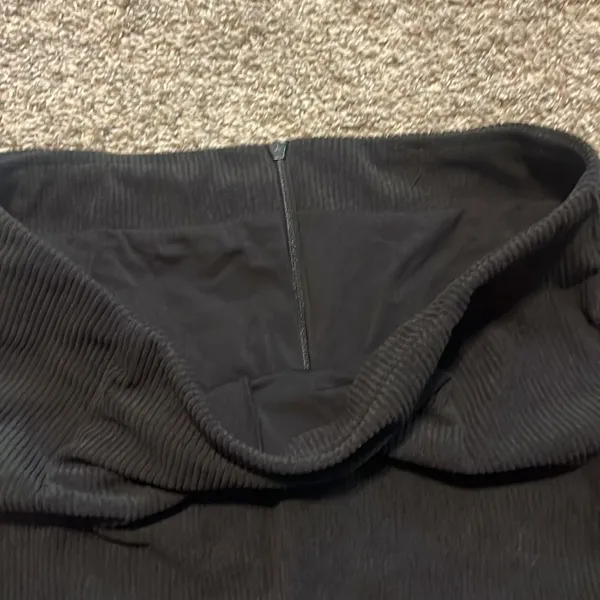 Halara High Waisted Invisible Zipper 2-in-1 A Line Mini Corduroy Black Skirt Med - Image 4