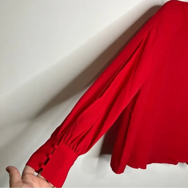 Maurices red Fallon blouse open‎ sleeve keyhole back size medium NWT - Image 3
