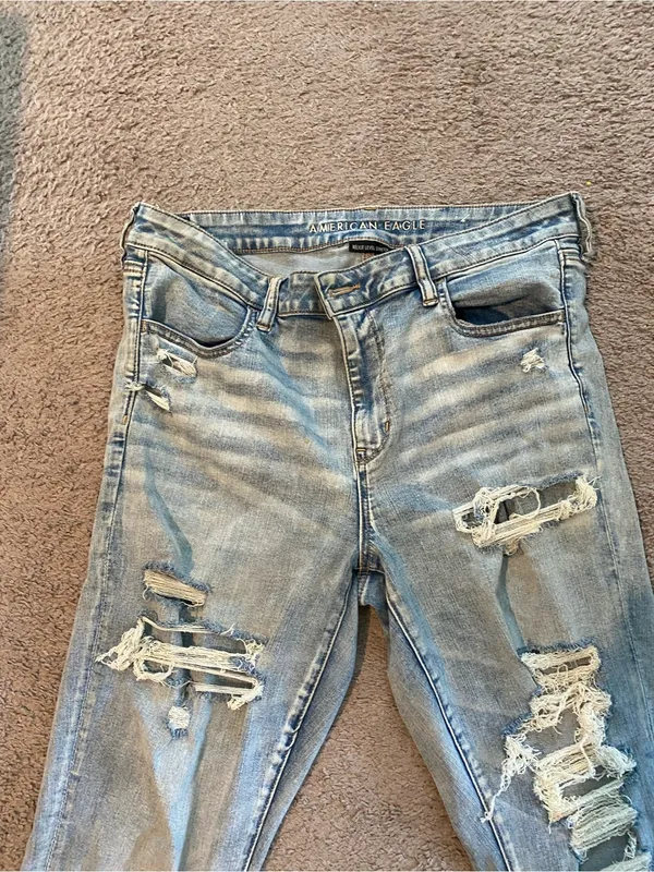 American Eagle Outfitters Light Wash Distressed Skinny Jeans - Image 2