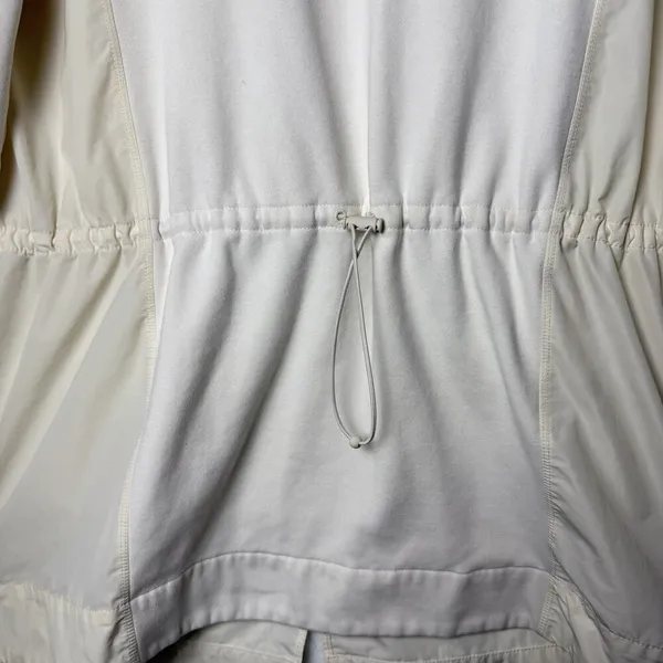 Athleta Triumph Hybrid Crewneck Sweatshirt Magnolia White Cream Women's size M - Image 3