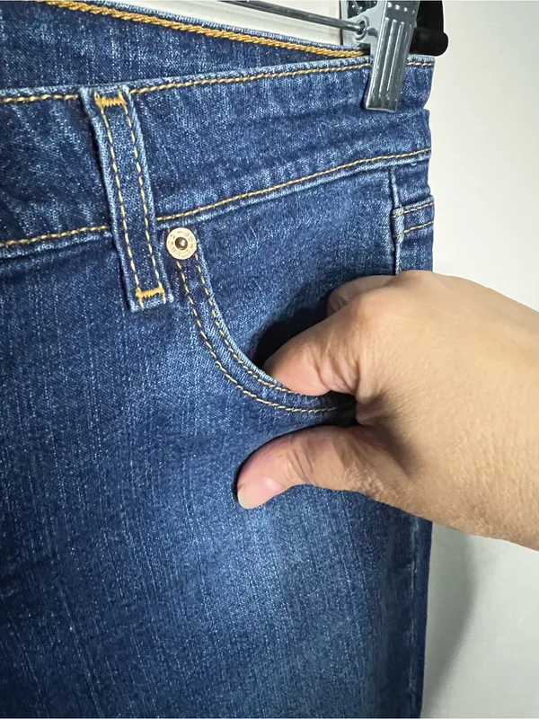 Levi's 524 Vintage Y2K Superlow‎ Stretch Bootcut Short Blue Denim Jeans - Image 5