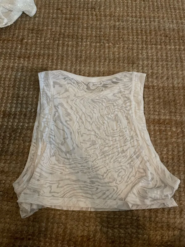 Lululemon All Yours White Swirl Sheer Muscle Tee Active Size 4 - Image 3