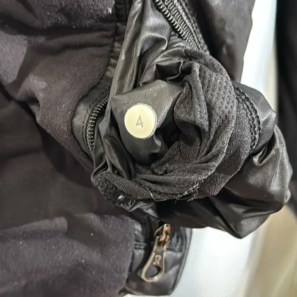 Lululemon Down For A Run Vest Black Slim-fit Goose Down 800 fill size‎ 4 - Image 9