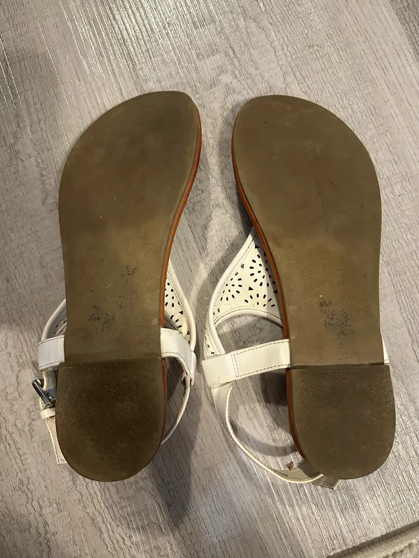 White Sandals Size 7 - Image 5