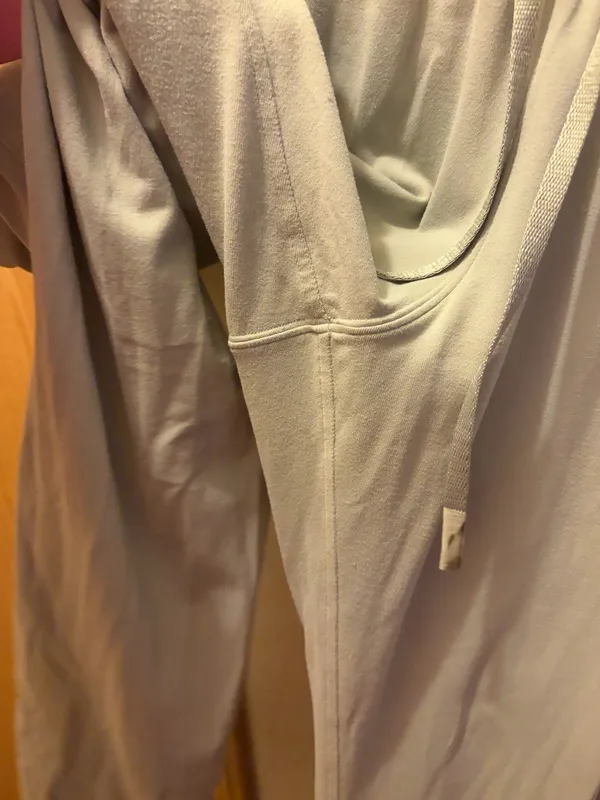 (16) Lululemon joggers  - Image 9