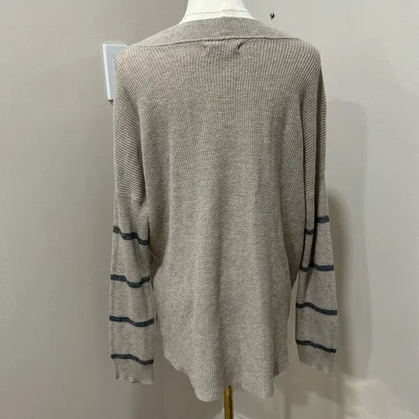 American‎ Eagle Striped Pullover oversized Sweater - Image 4