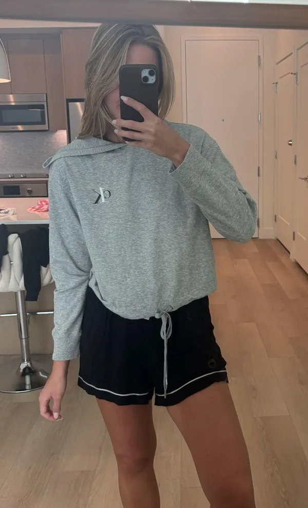 Calvin Klein Sweatshirt - Image 2