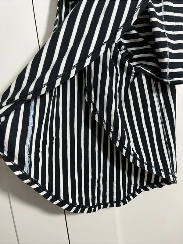 Lululemon Size 2 Black White Striped Racerback Tank Top - Image 4