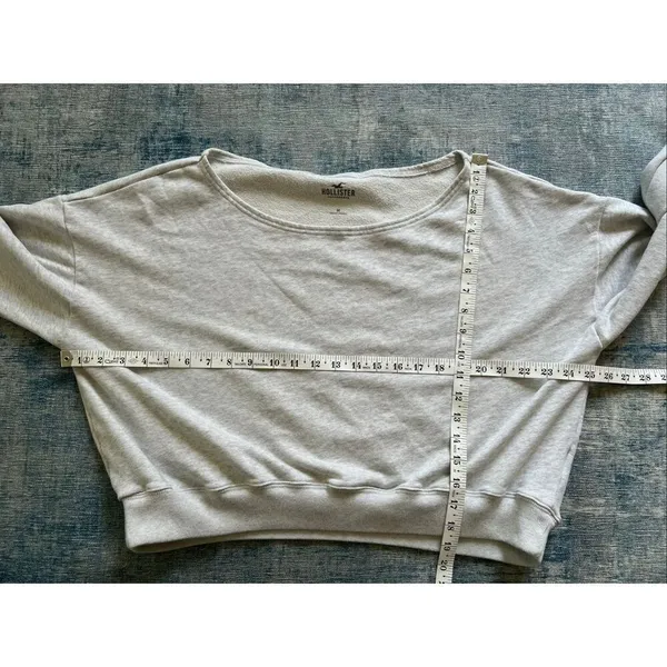 Hollister Light Heathered Gray Wide Neck Relaxed Fit Cropped Sweatshirt Medium - Image 6