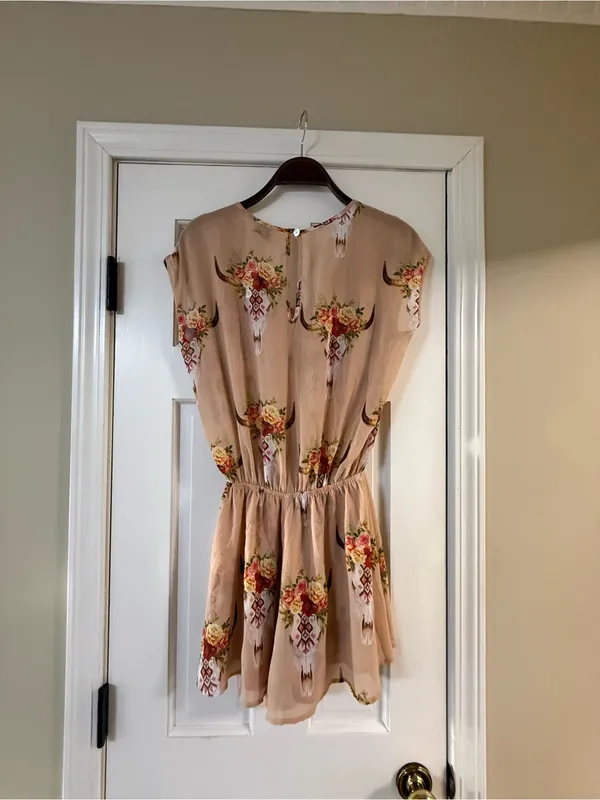 Show Me Your MuMu Blush Floral Keyhole Romper - Image 7